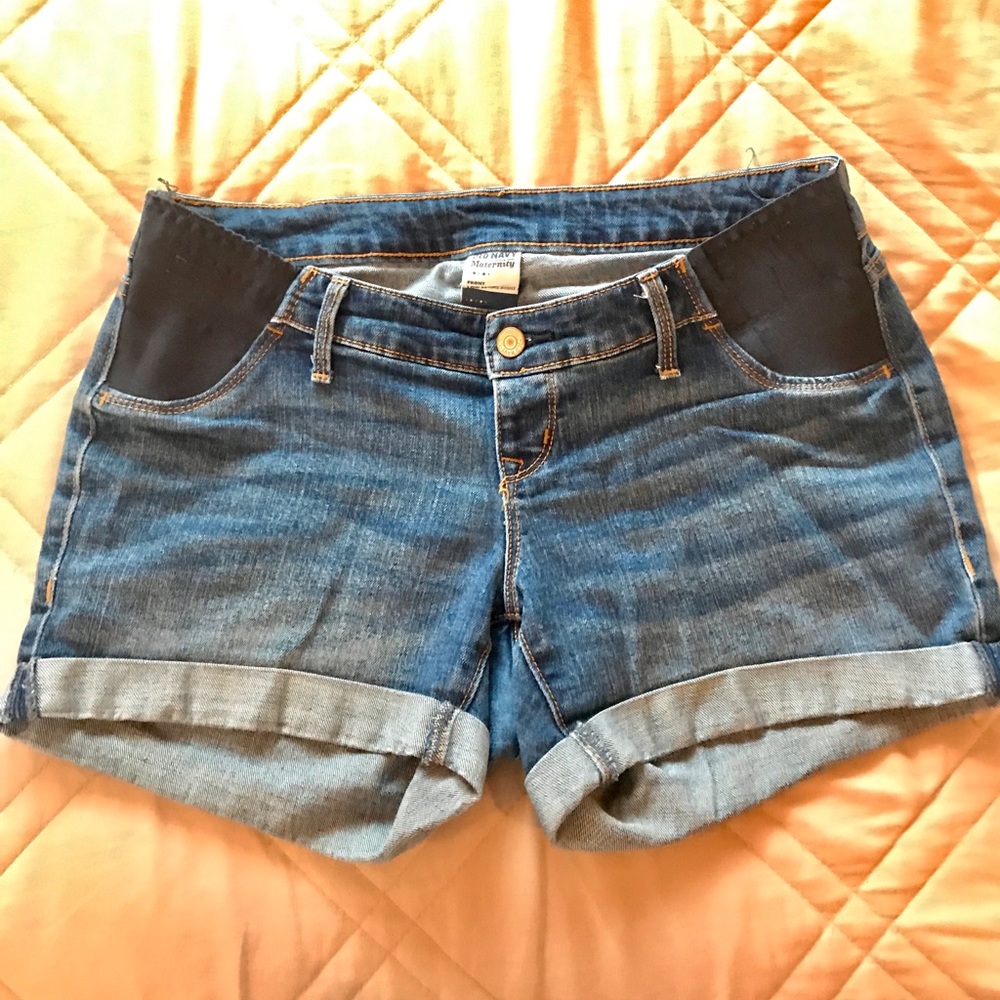 Old navy maternity shorts